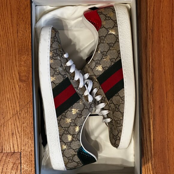 Gucci Supreme Sneakers with Bees - Picture 16 of 16